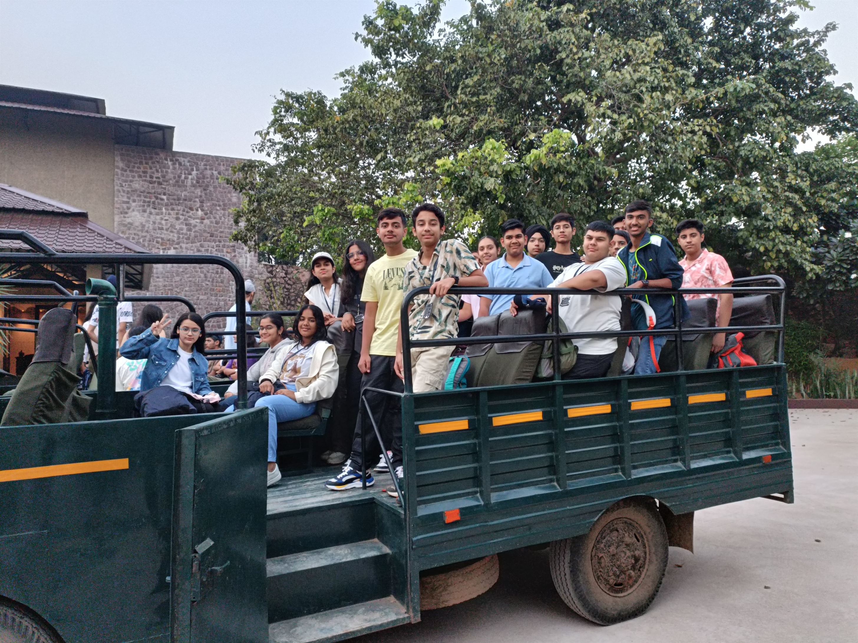 Home Page [www.vivekhighschool.in]